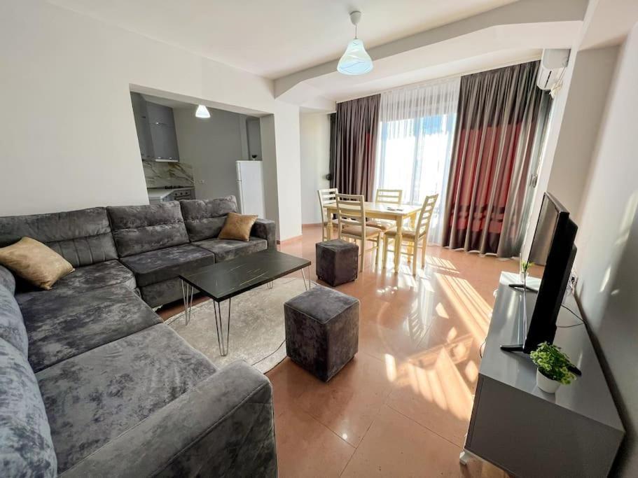 Scanderbeg Square 2Br Apt Tirana Exterior foto