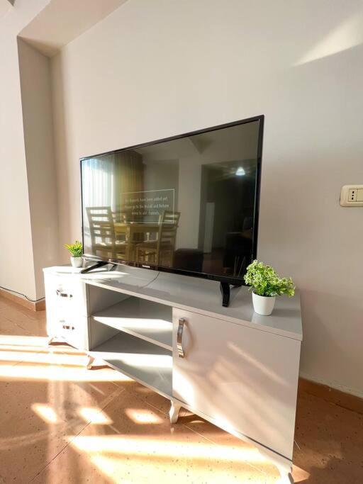 Scanderbeg Square 2Br Apt Tirana Exterior foto